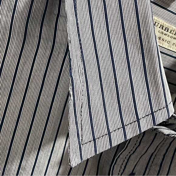 Burberry shirt - Picture 5 of 7